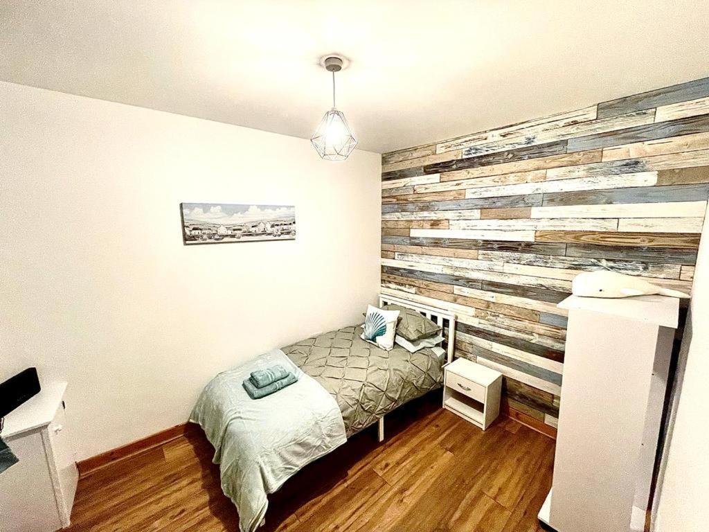 Harbour Loft! Newly Refurbished 3 Bed Flat! Daire Burry Port Dış mekan fotoğraf
