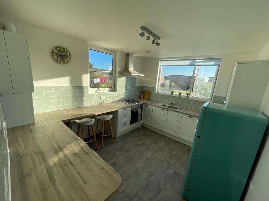 Harbour Loft! Newly Refurbished 3 Bed Flat! Daire Burry Port Dış mekan fotoğraf