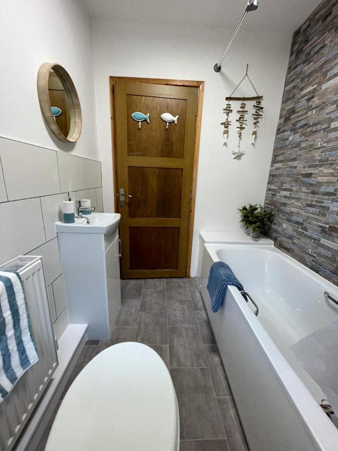 Harbour Loft! Newly Refurbished 3 Bed Flat! Daire Burry Port Dış mekan fotoğraf
