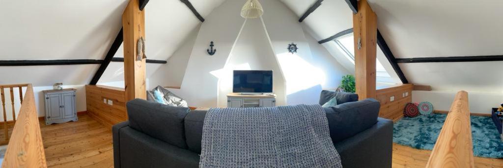 Harbour Loft! Newly Refurbished 3 Bed Flat! Daire Burry Port Dış mekan fotoğraf