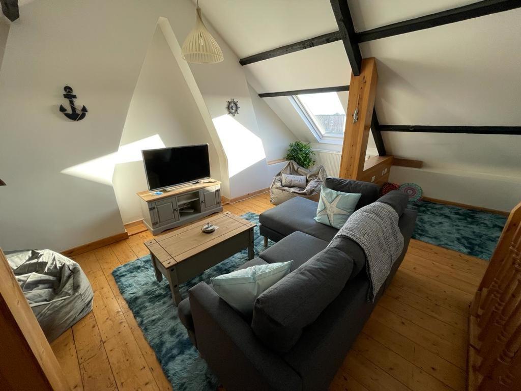 Harbour Loft! Newly Refurbished 3 Bed Flat! Daire Burry Port Dış mekan fotoğraf