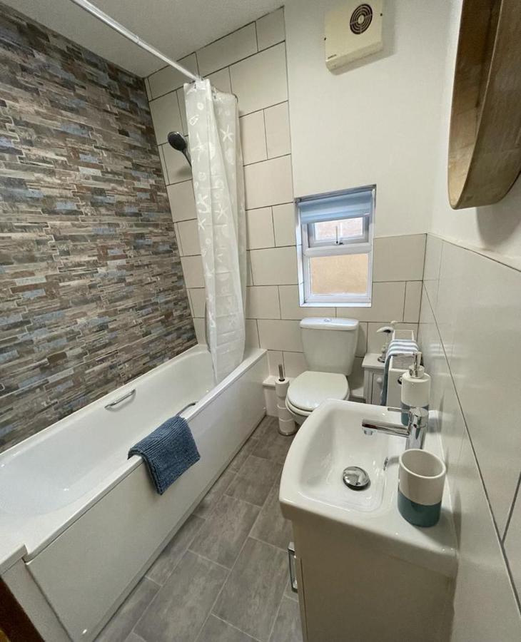 Harbour Loft! Newly Refurbished 3 Bed Flat! Daire Burry Port Dış mekan fotoğraf