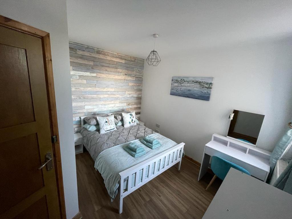 Harbour Loft! Newly Refurbished 3 Bed Flat! Daire Burry Port Dış mekan fotoğraf